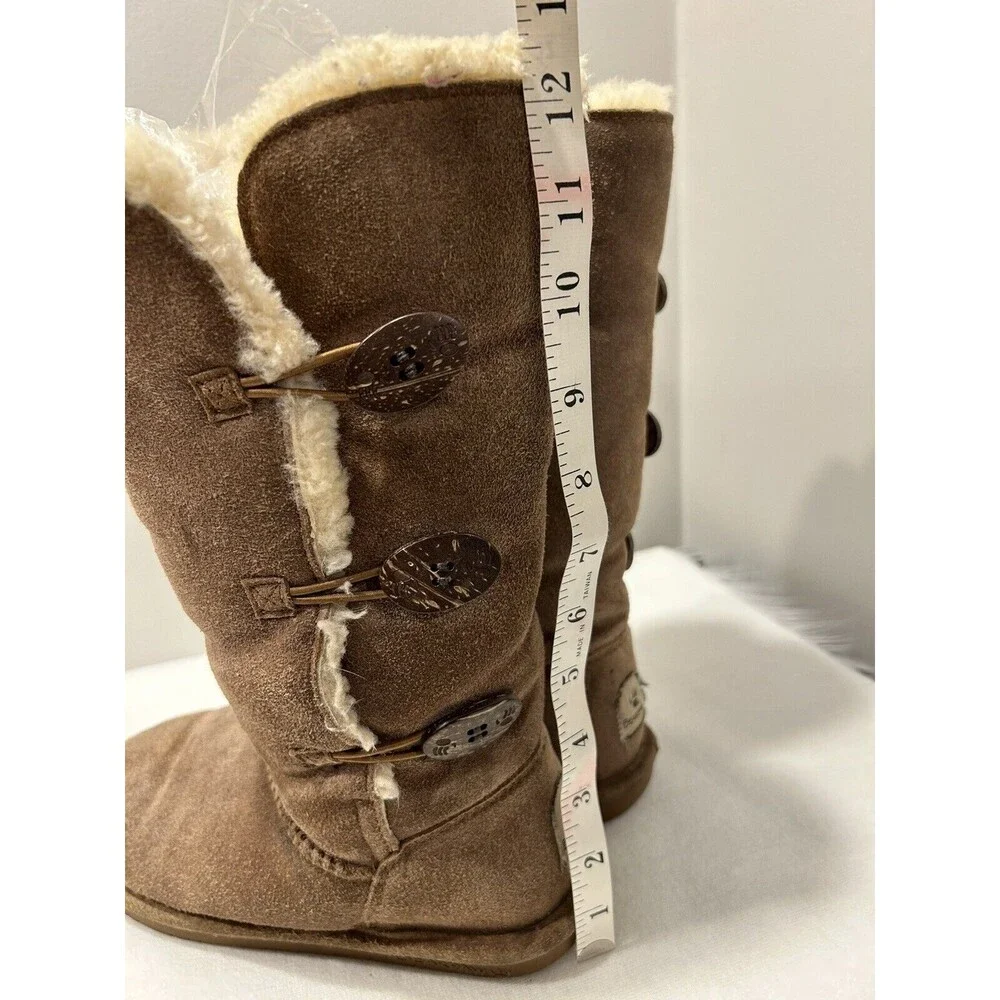 BEARPAW Lauren Tall Women's Size 7 Brown Toggle Button Sheepskin Boot